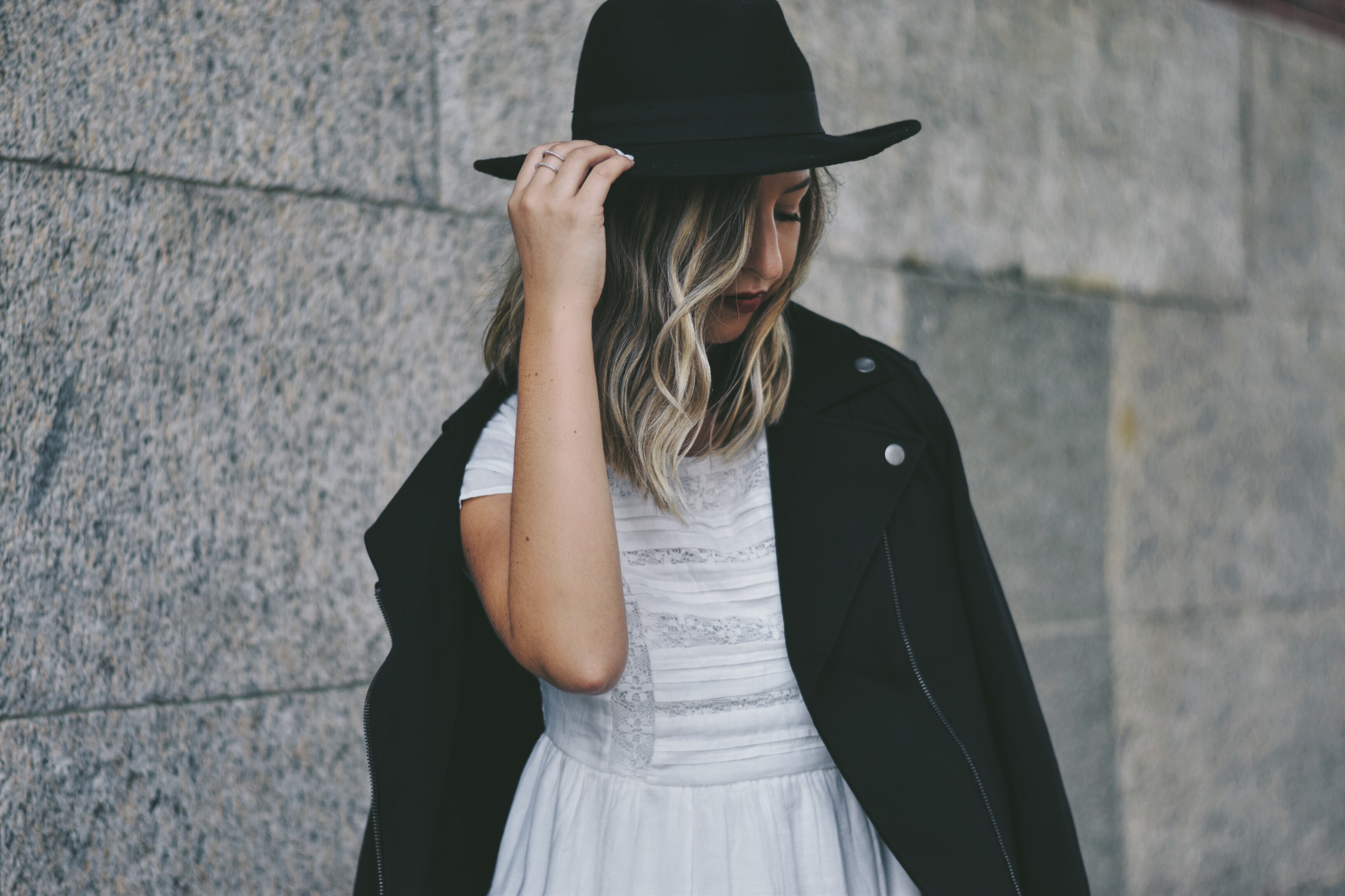 HOW TO STYLE A WHITE DRESS FOR FALL