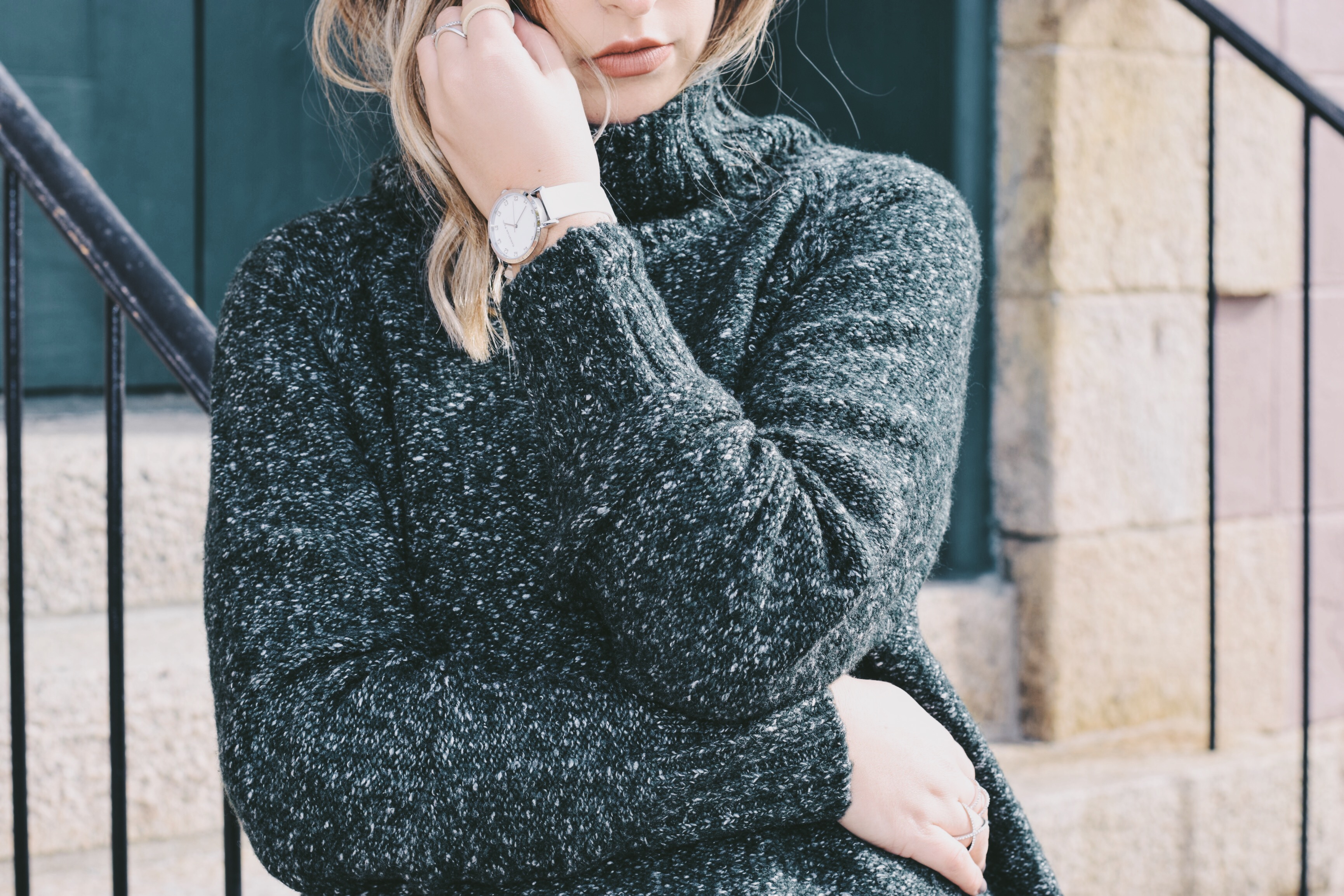 LAYER WITH AN OVERSIZED KNIT SWEATER